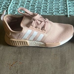Adidas NMD R1 boost sneakers brand new size 6 woman’s